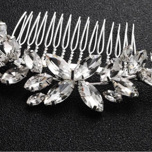 The Half Moon Crystal Hair Comb - Picture 4 of 5